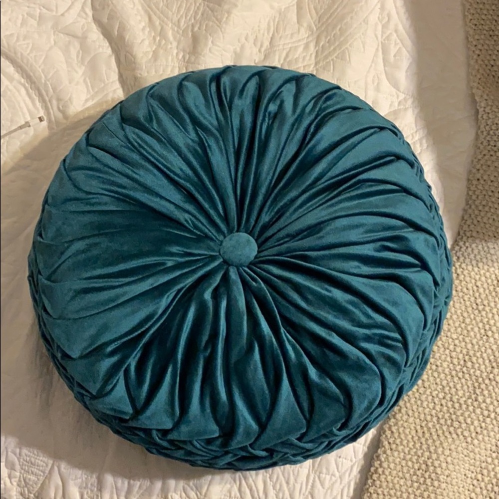 Pintuck Throw Pillow